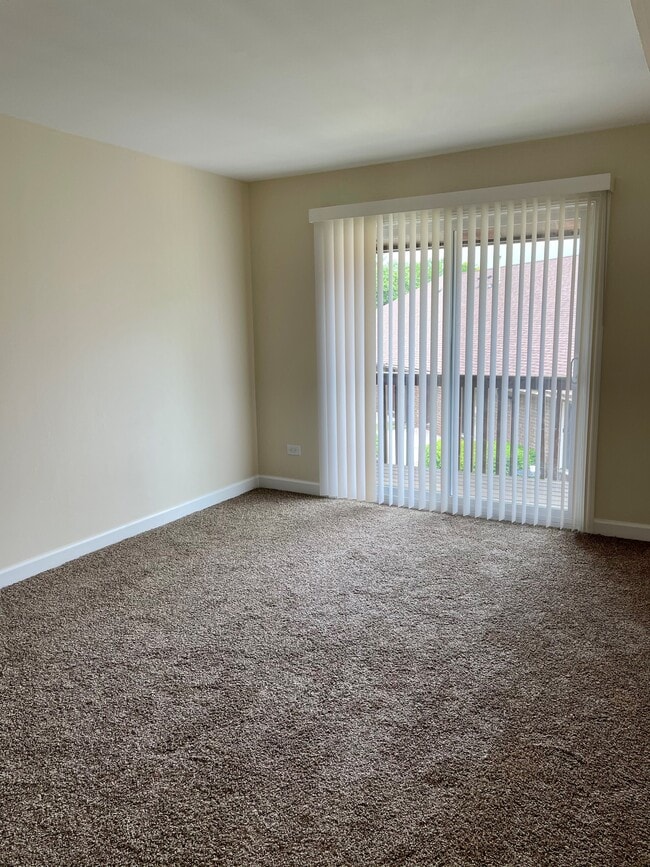 Crystal Lake Apartments Crystal Lake, IL