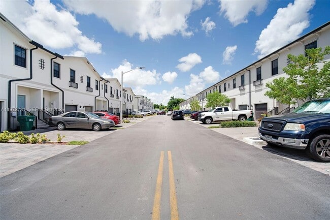 Photo - 1181 SW 7th Ct