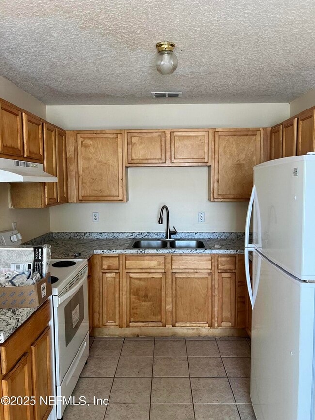 Photo - 1825 W 13th St