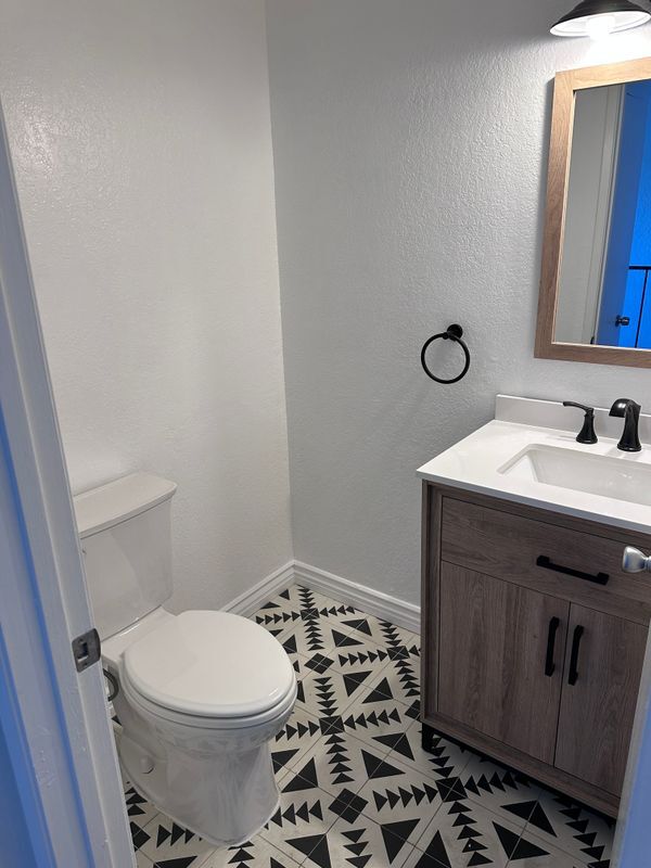 Photo - 2503 E 21st St Unidad 108