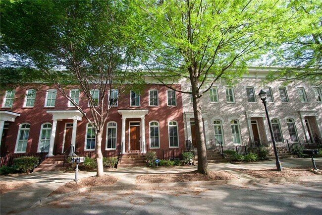 Photo - 839 Inman Vlg Pkwy NE