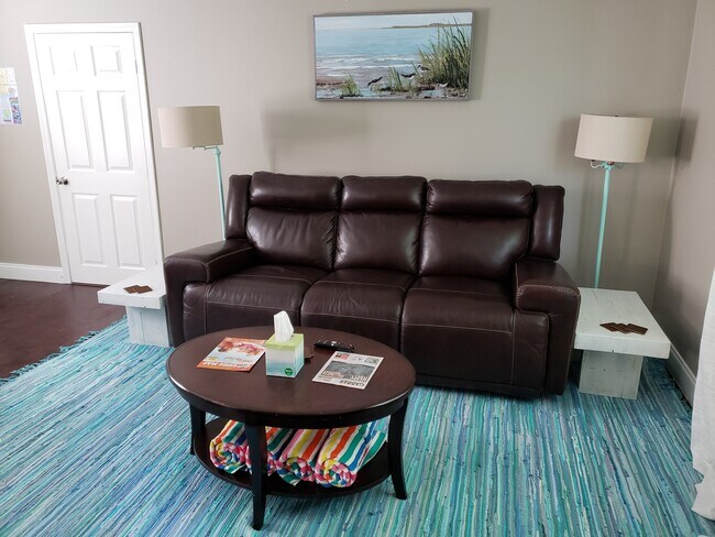 Photo - 3050 York St S