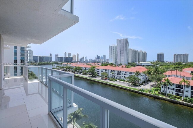 Photo - 3030 NE 188th St Unidad 609