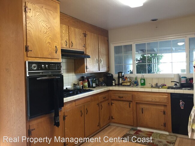 Photo - 4 br, 2 bath House - 562 Cuesta Drive