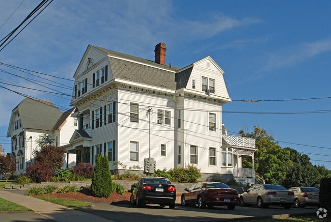 52 High St