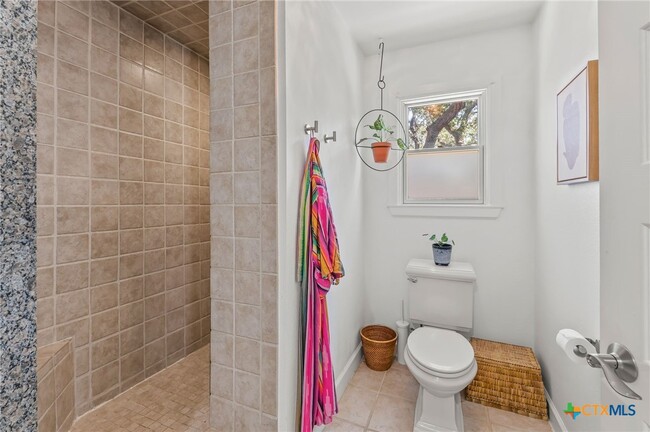 Photo - 1113 W Oltorf St
