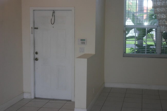 Photo - 7588 Parkside Ln