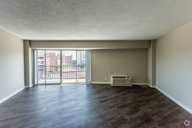 Interior Photo - Azur Tower Rental