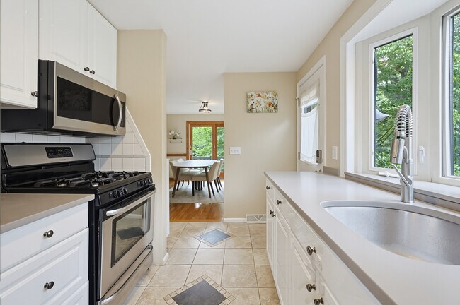 Photo - 33 Brimstone Way