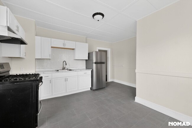 Photo - 1482 Corbin Ave