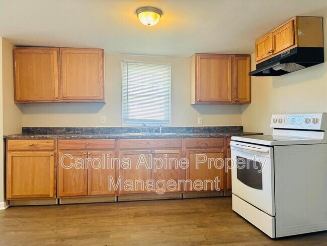 Photo - 904 Lincoln St