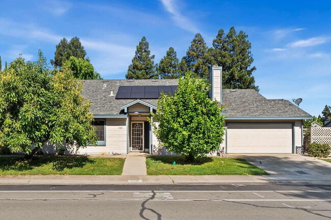 Building Photo - 5740 Laguna Park Dr