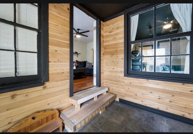 Photo - 1019 Chicago Blvd