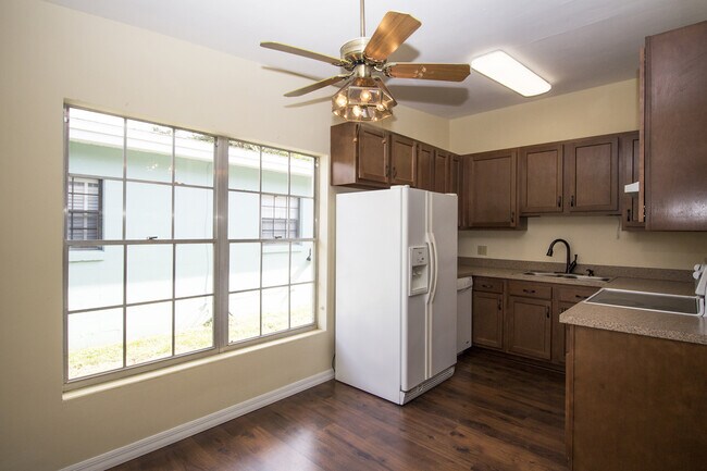 Photo - 2001 Pine Bluff Ave