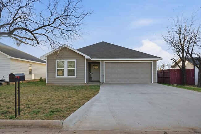 Photo - 2050 Lillius St