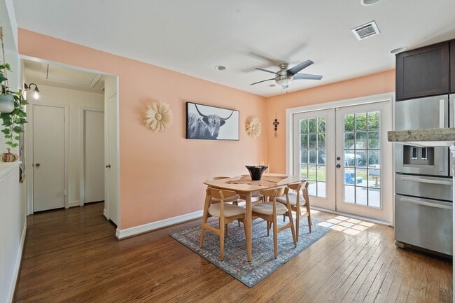 Building Photo - 1119 W 30th St