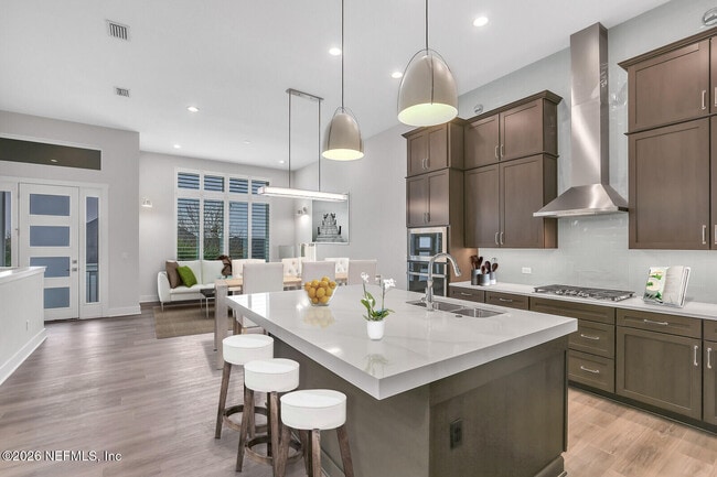 Building Photo - 459 Crestview Dr