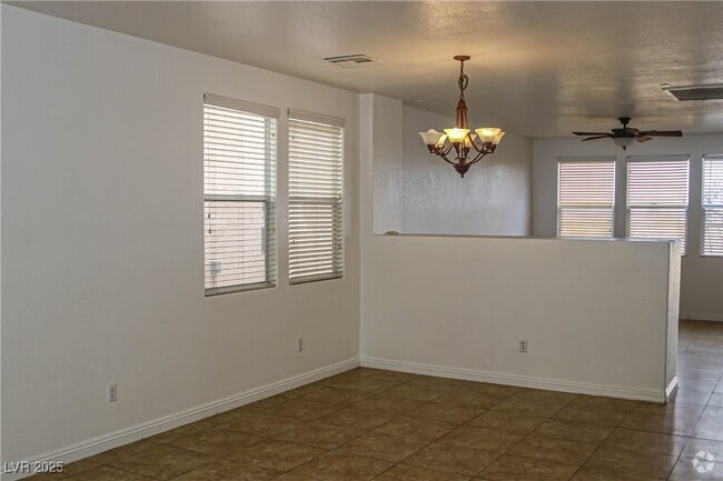 Building Photo - 132 Cadrow Castle Ct Rental