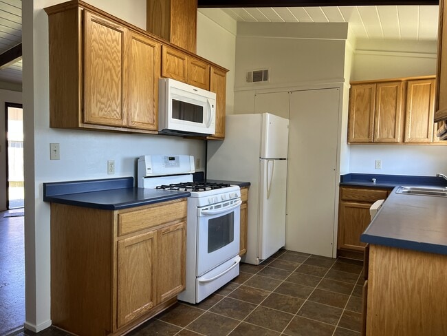 Photo - 1268 Fernwood Dr