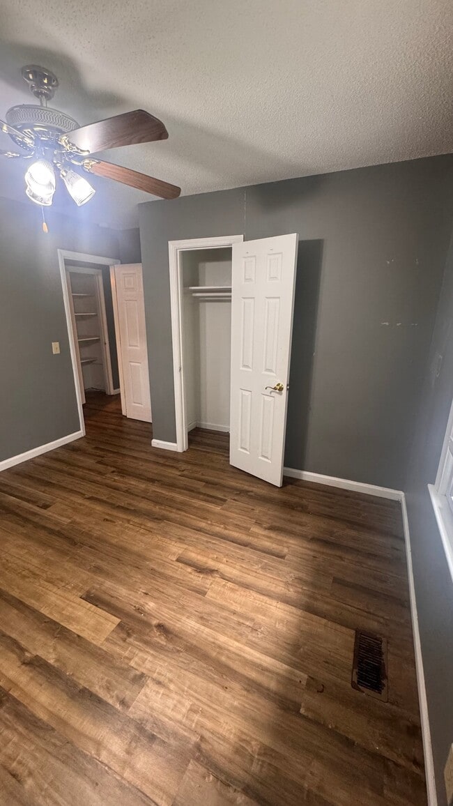 Photo - 2212 Jones Rd