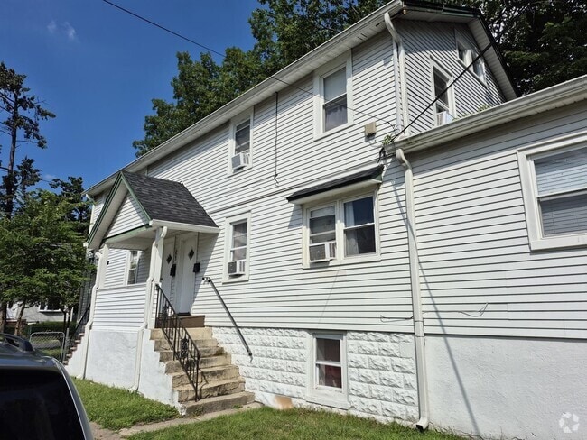 Building Photo - 225 4th St Rental