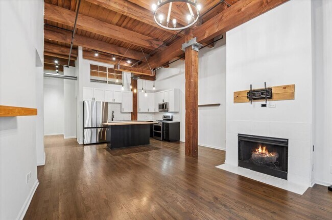 Photo - 525 W Superior St Unit 430