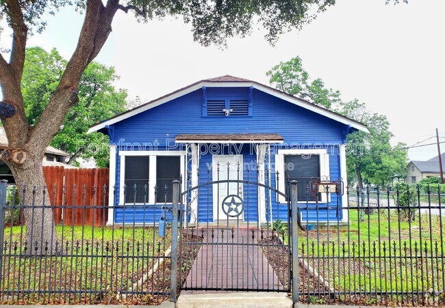 Building Photo - 933 Lamar St Rental