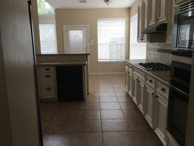 Photo - 141 S Laguna Pointe Dr