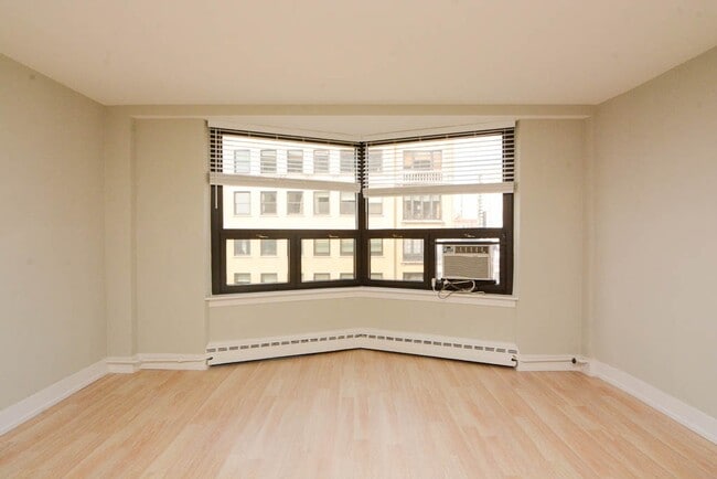 Photo - 450 W Wellington Ave Unit A13