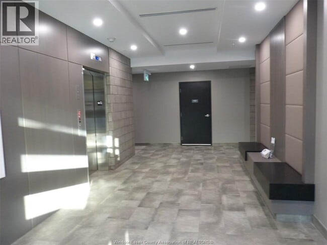 Photo - 140 Main St E Unit 109