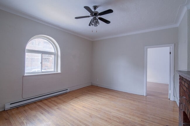 Photo - 4880 Queen Mary Road Unit 1