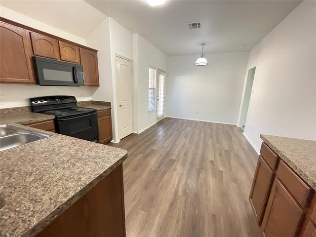 Photo - 1408 Silver Maple Ln