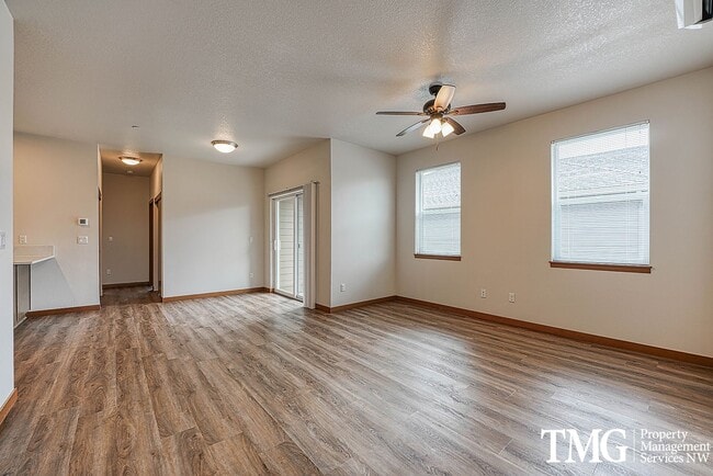 Photo - 2BD Duplex in Great Washougal Location! Beautiful Finishes!