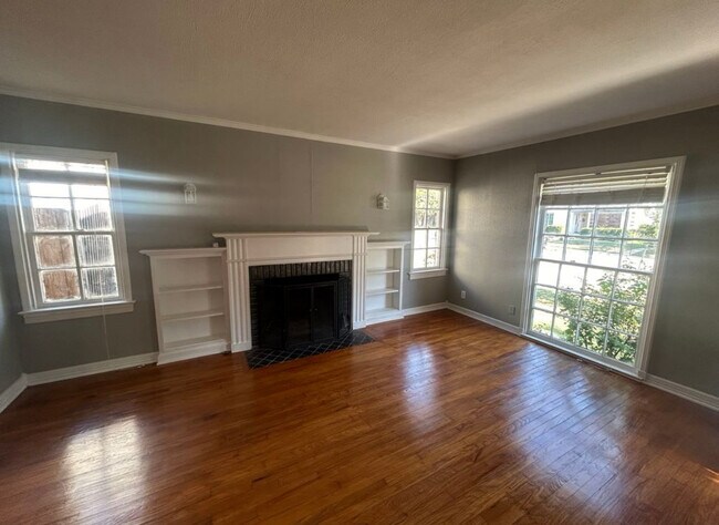 Photo - 5035 Bradford Dr