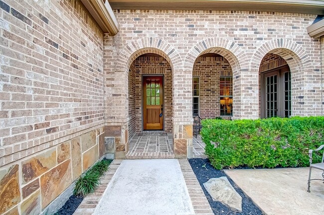 7 Shearling Ct