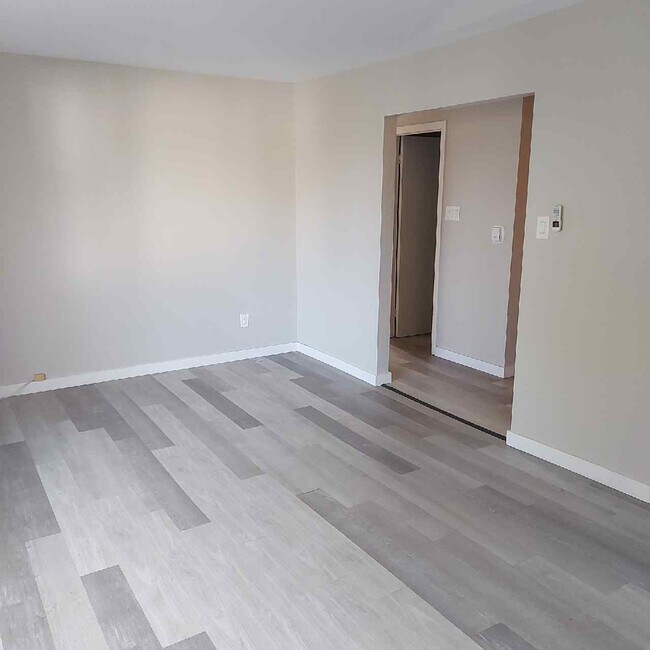 Photo - 21 McKenzie Ave Unit 9