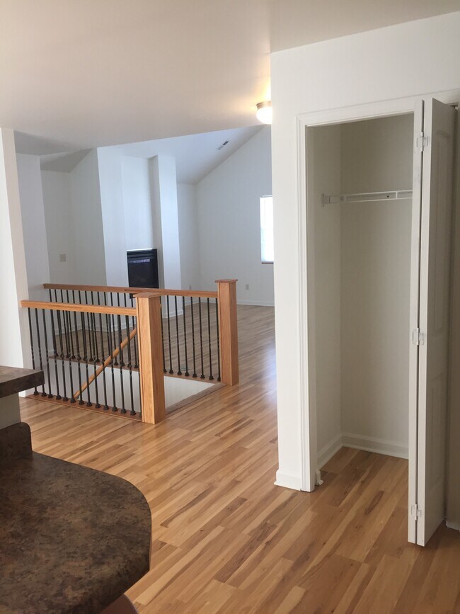Photo - 1128 Ridge Creek Cir