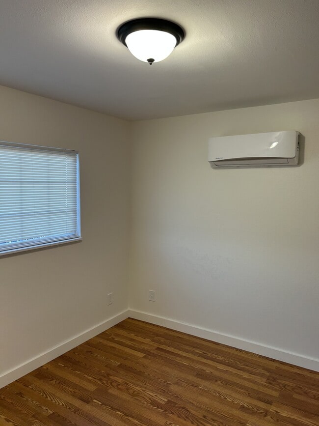 Photo - 961 Barkley Ct Unidad A