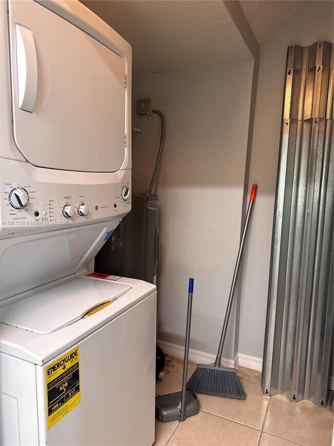 Photo - 3926 SW 52nd Ave