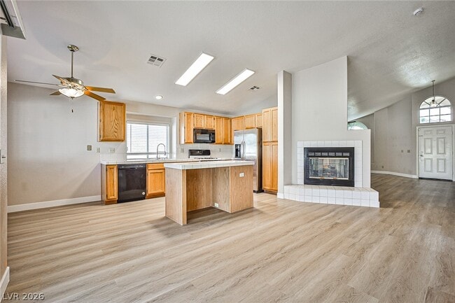 Photo - 3923 Mountain Birch St