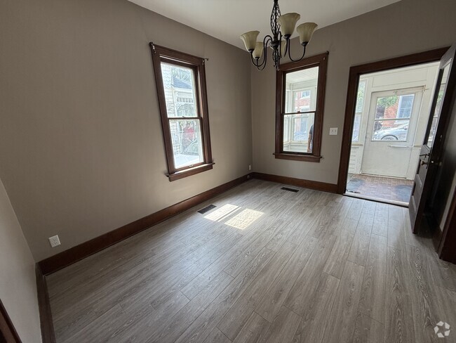 Building Photo - 311 Franklin St Rental