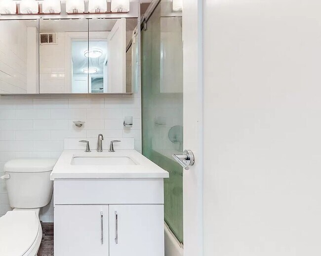 Photo - 165 E 35th St Unit 6H