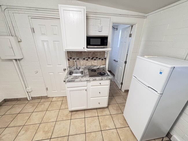 Photo - 1643 S State St
