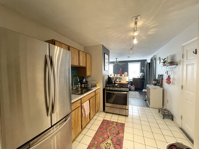 Photo - 530 E 3rd St Apartments Unit 525-2F