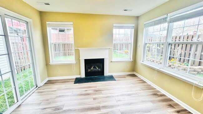 Photo - FREDERICKSBURG - SALEM FIELDS - SPACIOUS FRESH TOWNHOUSE
