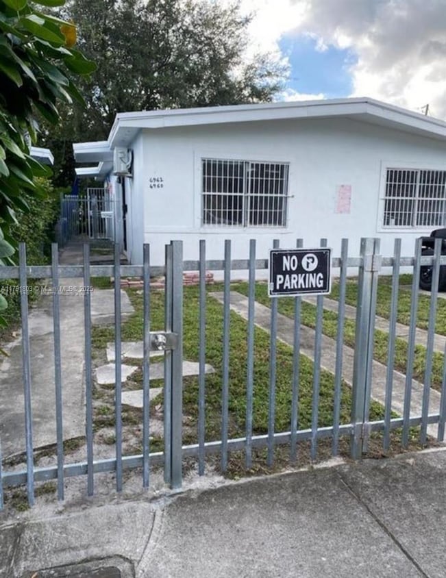 Photo - 6960 NW 6th Ct (Miami, FL)