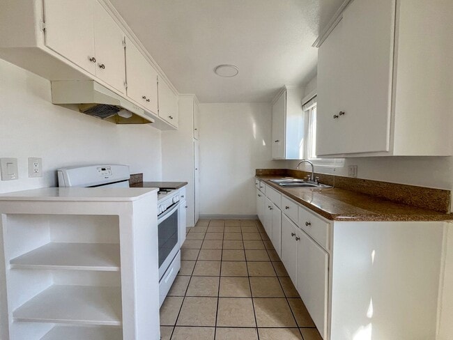 Photo - 3216 W 99th St