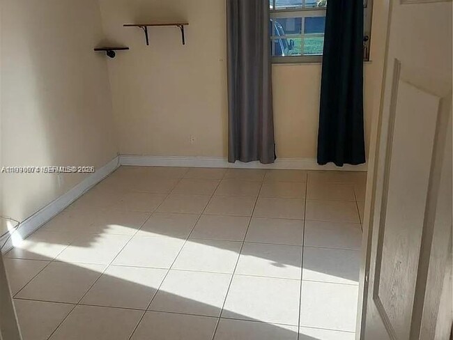 Photo - 6117 SW 31st St Unit B