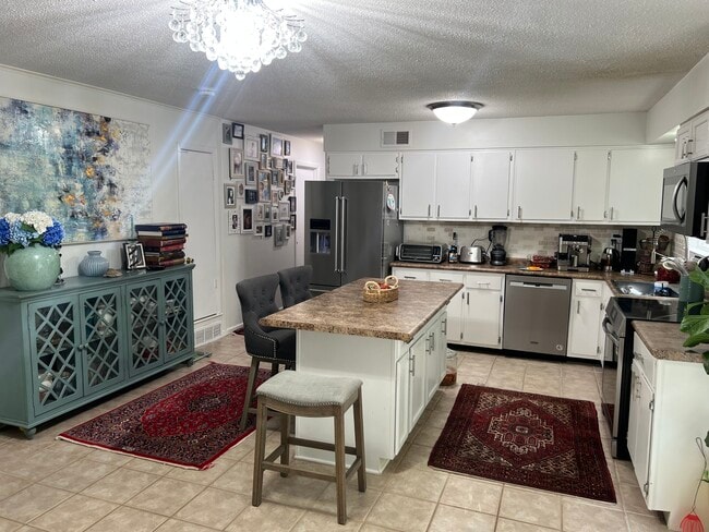 Photo - 1071 Greenview Rd