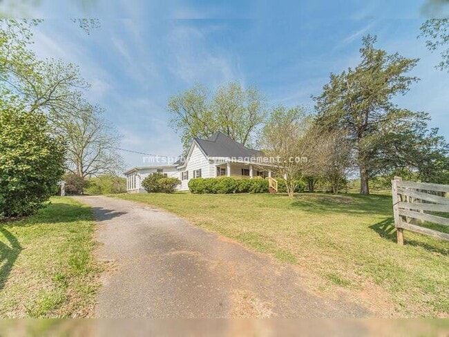 Photo - 7680 Jefferson River Rd